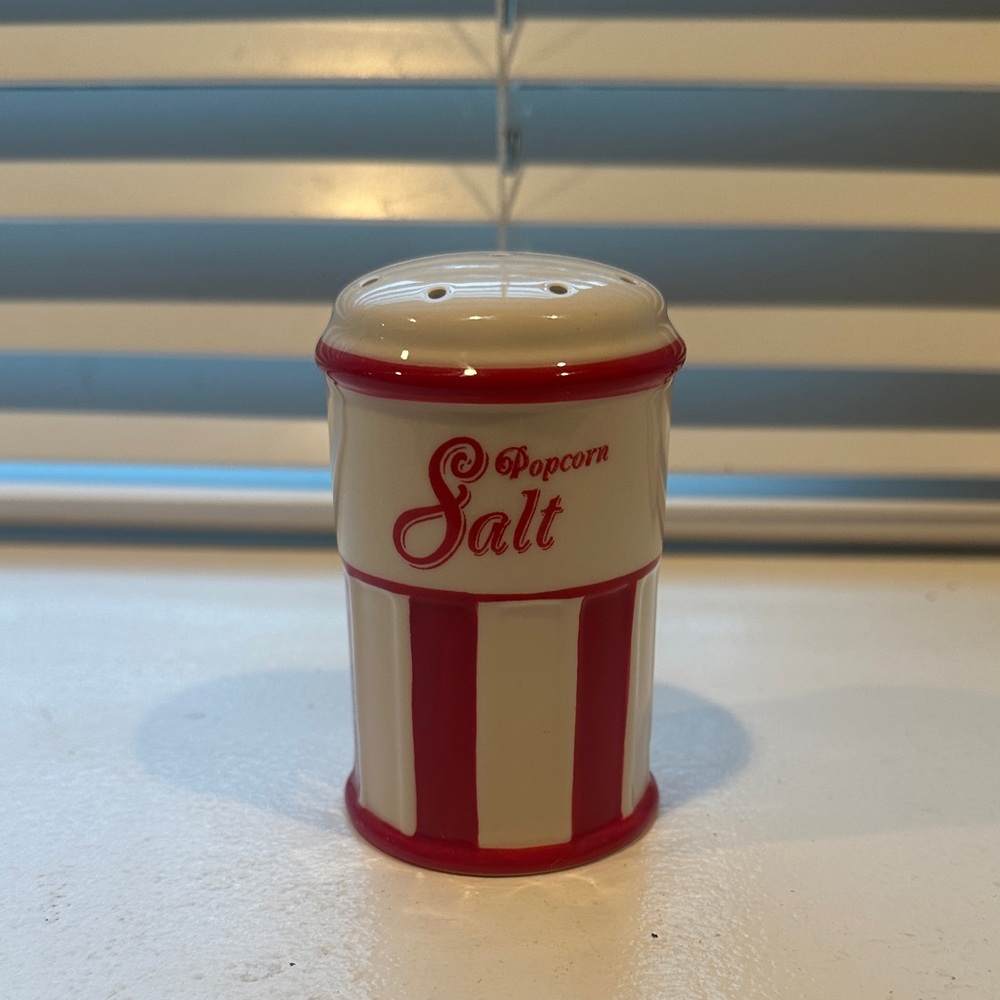 Williams Sonoma Red and White Ceramic Piece